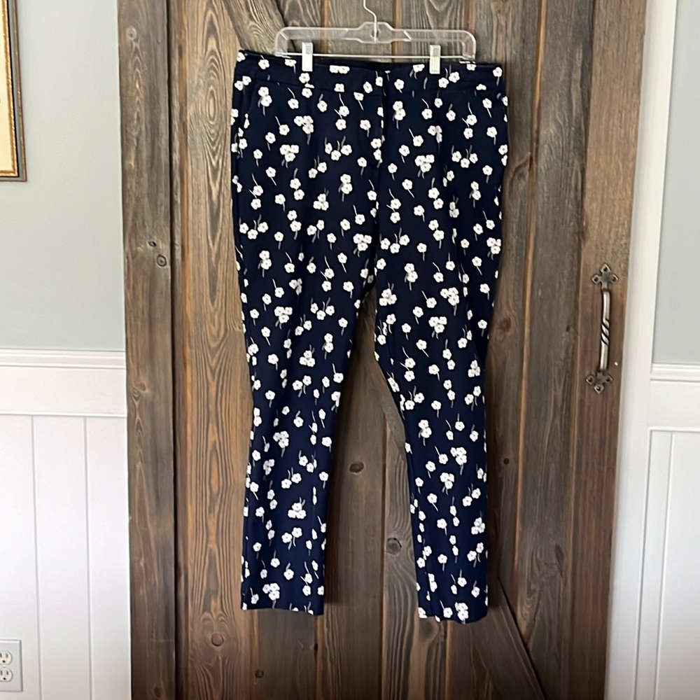Boden Navy floral Richmond pants